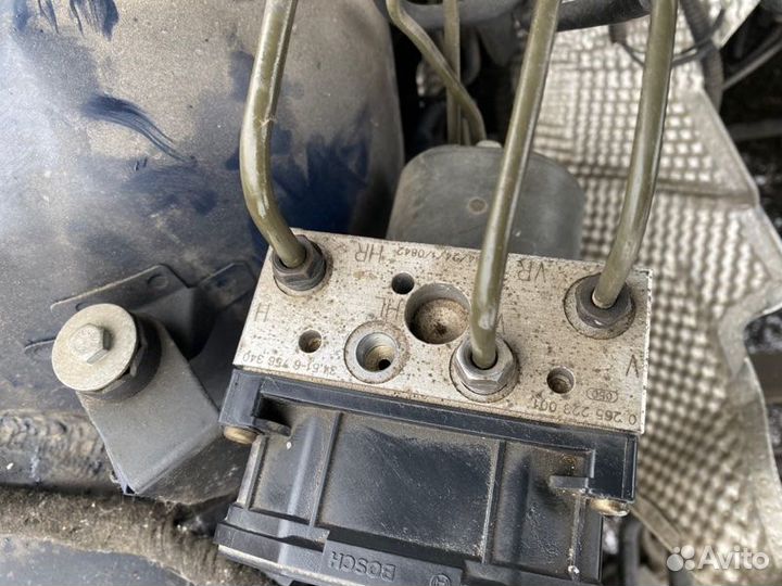 Блок ABS Bmw 525I E39 LCI M54B25 2002 / 7