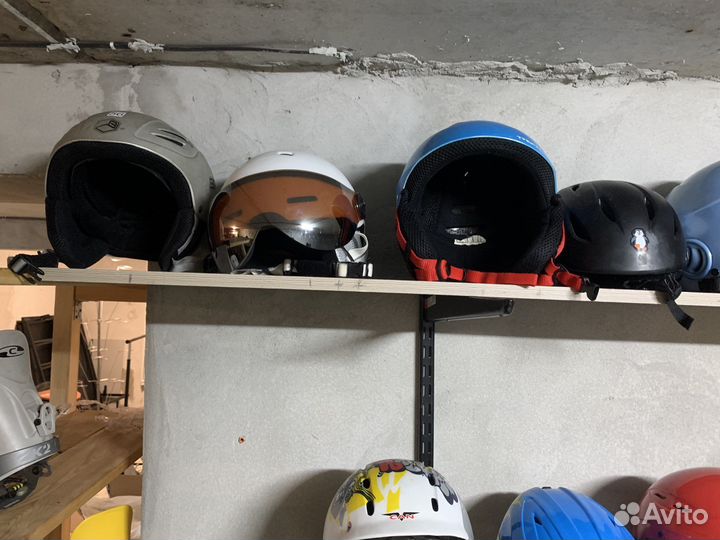 Горнолыжный шлем