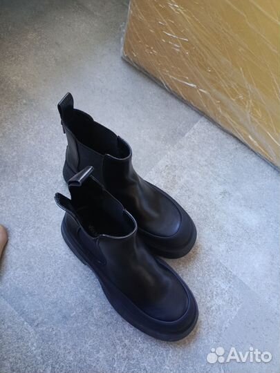 Демисезонные ботинки на высокой платформе