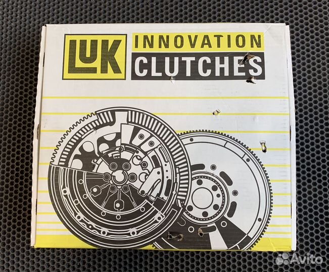 Двухмассовый маховик LuK 415046510 - Новый