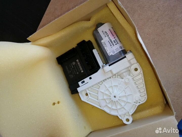 Мотор стеклоподъемника VW Jetta