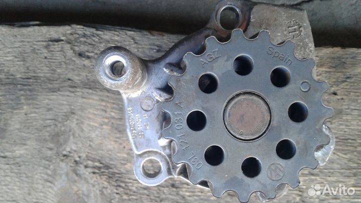 Помпа на Тигуан 03L121031A