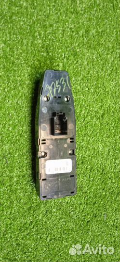 Блок управления стеклоподъёмниками передний правый