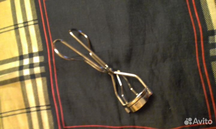 Приспособление для завивки ресниц