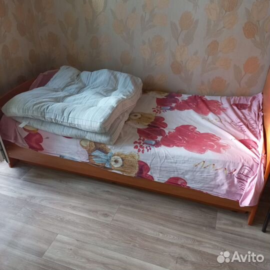 Кровать 1,5 спальня, самовывоз