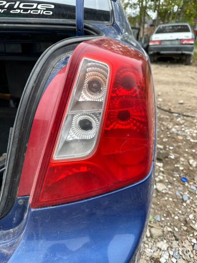 Фонарь задний правый Chevrolet Lacetti седан 1.4