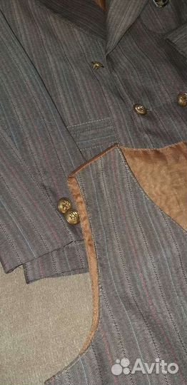 Классический костюм детский новый