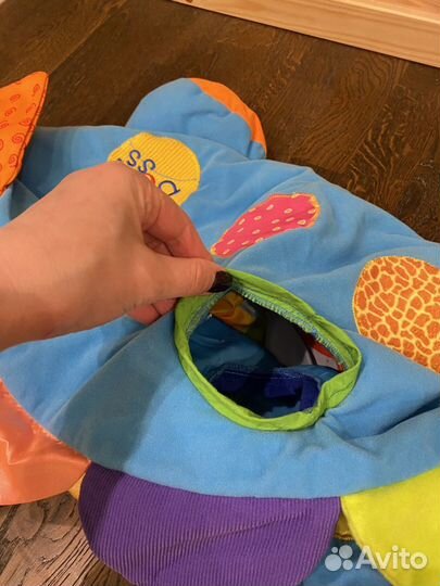 Развивающая мягкаЯ игрушка Boss с застёжко