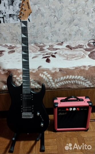 Электрогитара с комбоусилителем
