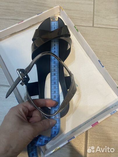 Босоножки для девочки 39