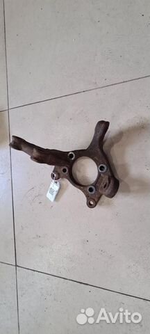 Кулак передний правый Toyota Corolla