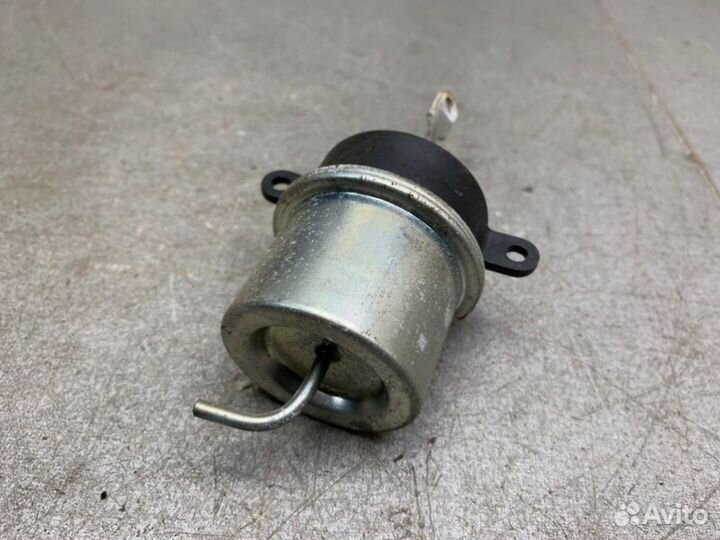 Клапан вакуумный заслонки отопителя Volkswagen