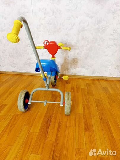 Детский трехколесный велосипед
