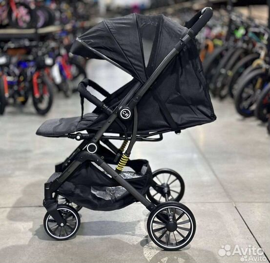 Коляска с перекидной ручкой lux mom