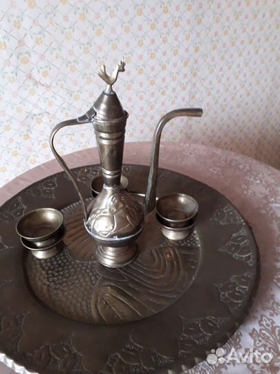 Графин и 6 чаш на подносе