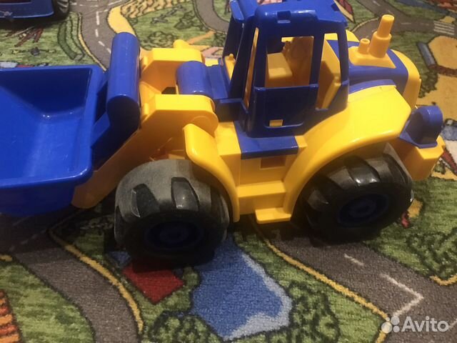 Детский трактор с ковшом