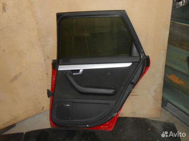 Дверь задняя правая Audi A4/RS4/S4