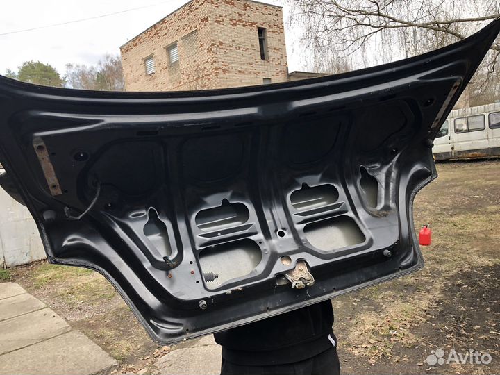 Крышка багажника subaru impreza