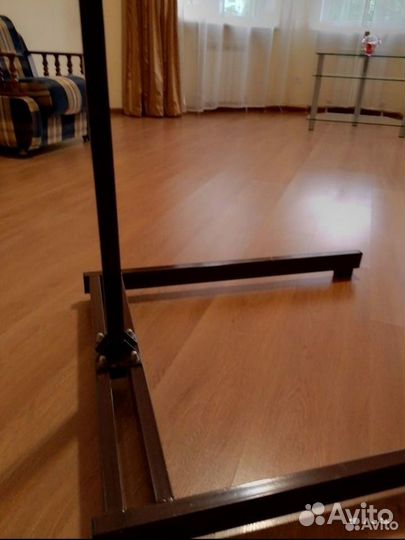 Прикроватная стойка