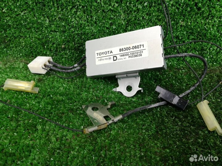 Усилитель антенны Toyota Camry XV40 8630006071