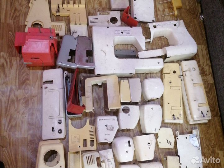 Корпусов и крыши швейная машина и оверлок