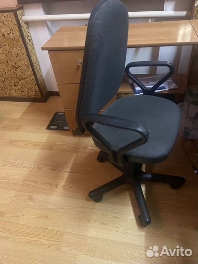 Компьютерный стол и стул