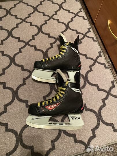 Коньки хоккейные