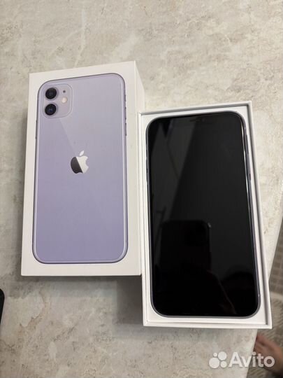 iPhone 11, 64 ГБ