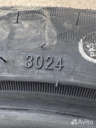 Grenlander IceHawke 1 255/40 R20 101V