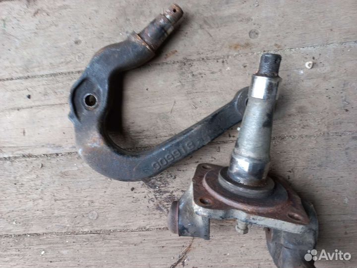 Поворотный кулак Фусо Кантер Е3,Е4