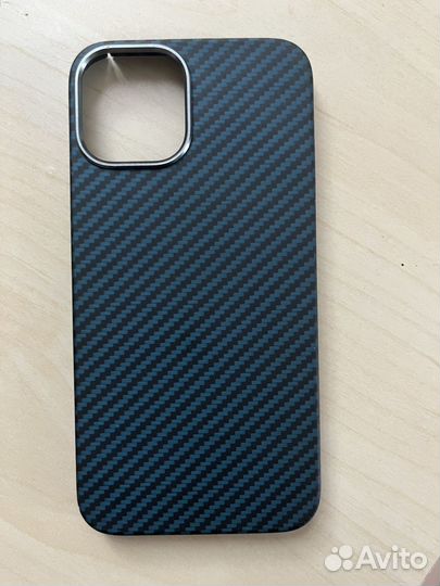 Чехол на iPhone 12 карбоновый