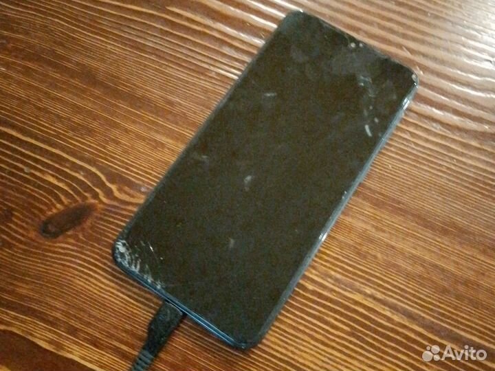 Samsung Galaxy A10, 2/32 ГБ