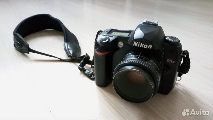 Nikon D70s полный комплект +объектив 50mm f/1.8D