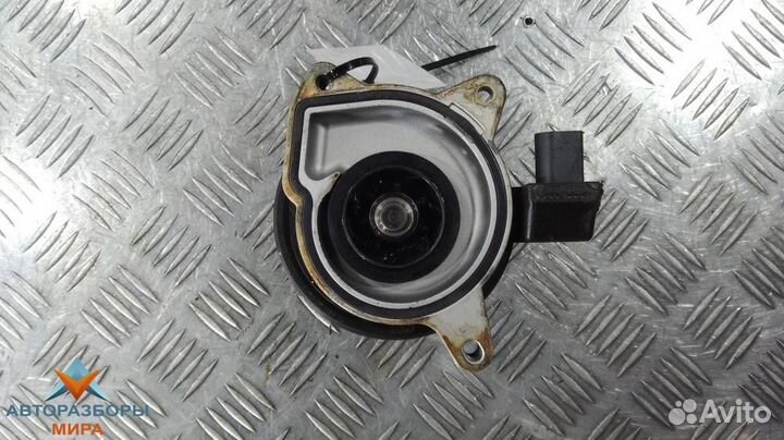 Помпа Volkswagen Golf 5 2009 03C121004