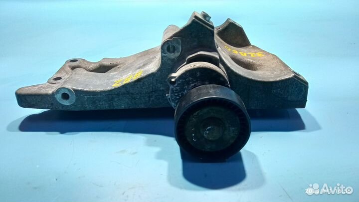 Кронштейн генератора для Volkswagen