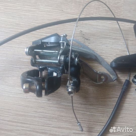 Передний переключатель shimano altus + манетка