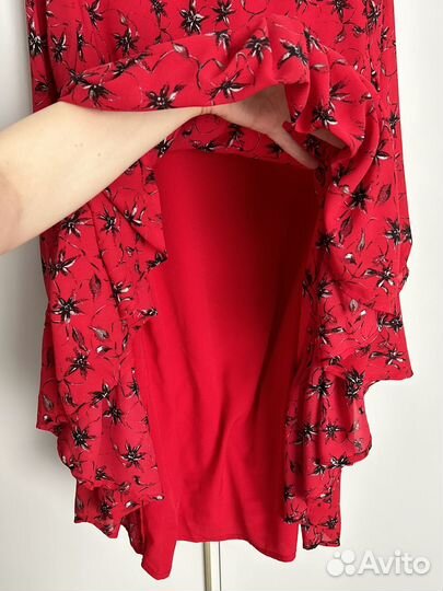 Красное нарядное платье
