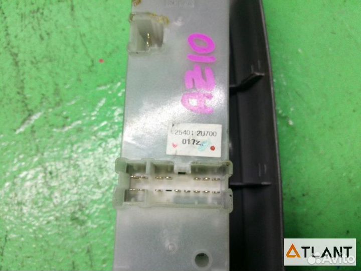 Блок упр. стеклоподьемниками передний правый nissa