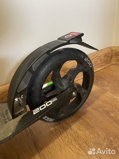 Самокат Roces 200