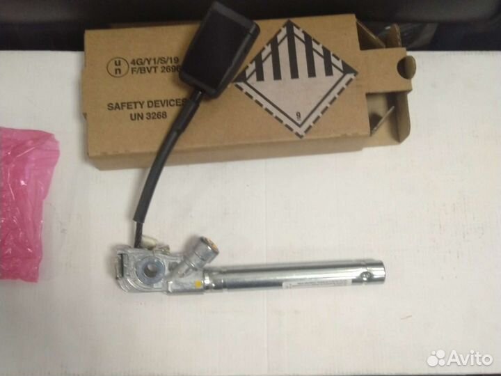 Citroen C4 Picasso 2014+ преднатяжитель левого рем