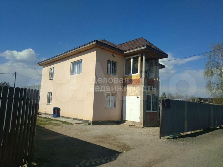 Дом 186,6 м² на участке 4 сот.