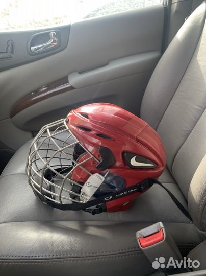 Хоккейный шлем Nike