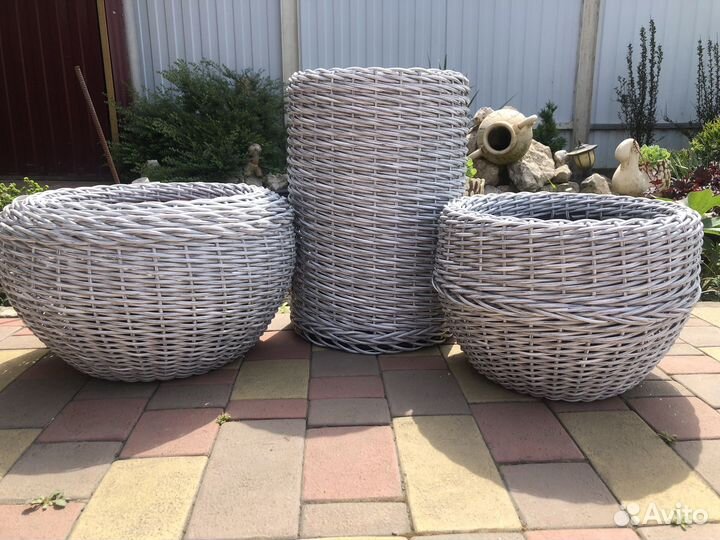 Кашпо из искусственного ротанга