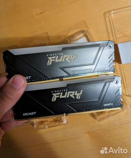 Оперативная память Kingston Fury Beast RGB 16Gbx2