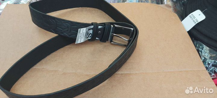 Мужской кожаный ремень черный
