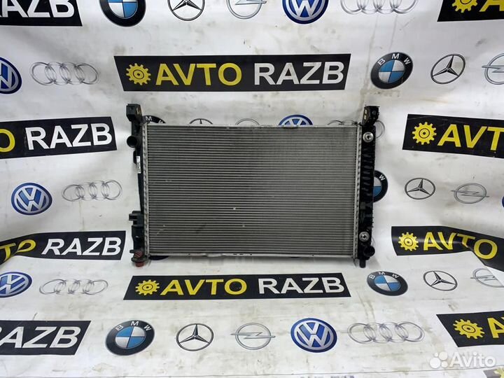 Радиатор охлаждения двс на Мерседес w169 w245