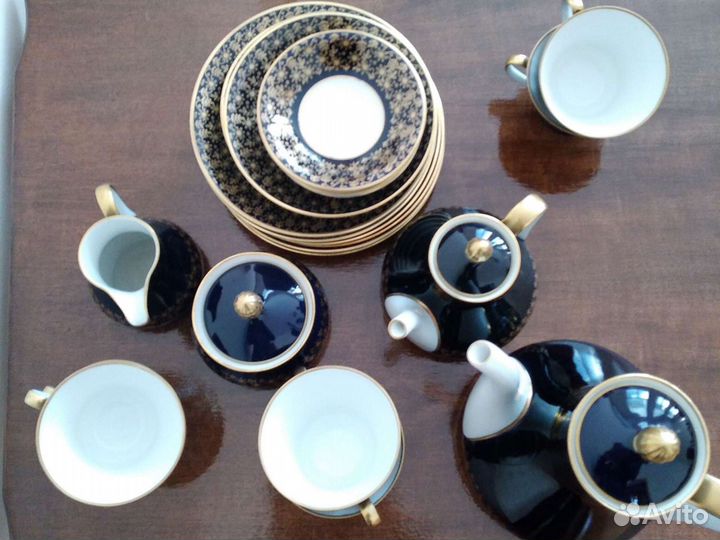 Сервизы, кружки, чайница