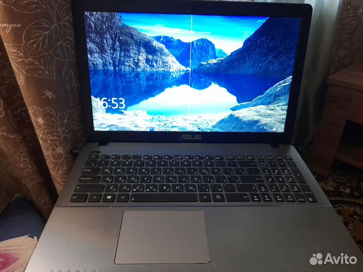 Ноутбук asus x550c