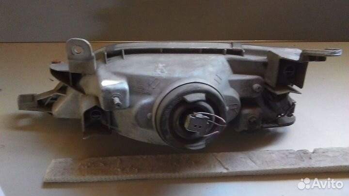 Фара Toyota Carina 96-98 год