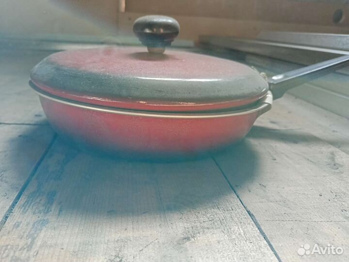 Сковорода новая. цена за 2 шт